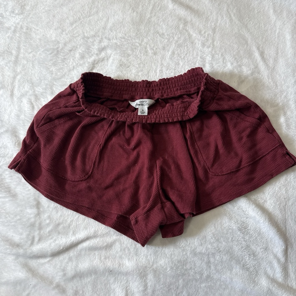 Aero Ribbed Pull-On Shorts in Deep Burgundy